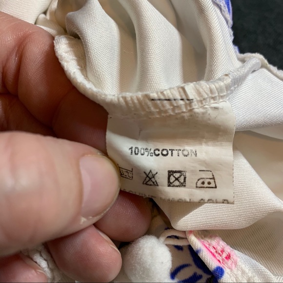 Floral romper with pom trim size 2T - Picture 4 of 4